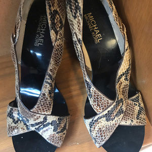 Michael Kors Ivory Leather Snakeskin Heels Pump